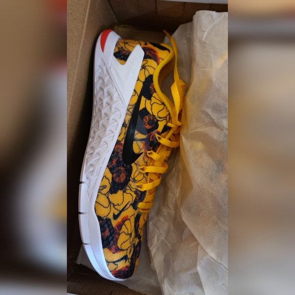 Nike Metcom 4 Flowers Women's size 6.5 - Picture 4 of 4